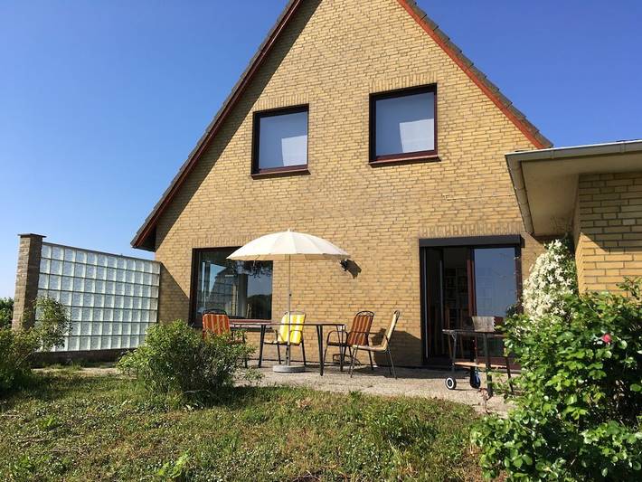 Ferienhaus für 6 Personen, mit Terrasse und Garten in Pommerby