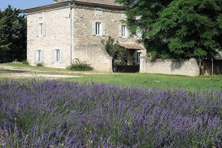 Gîte pour 5 personnes, avec jardin et terrasse à Bonlieu-sur-Roubion