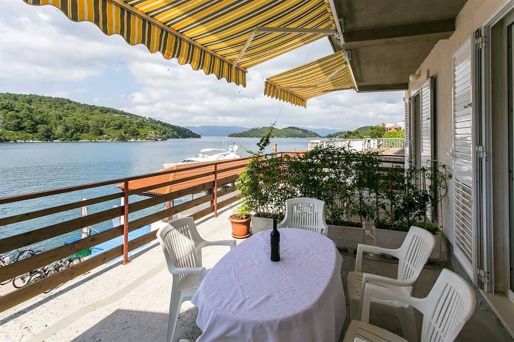 Ganze Wohnung, Bura Apartment mit 2 Schlafzimmern, Terrasse und Meerblick in Mljet