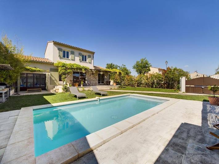 Villa for 6 people, with view and garden as well as terrace and pool - 1