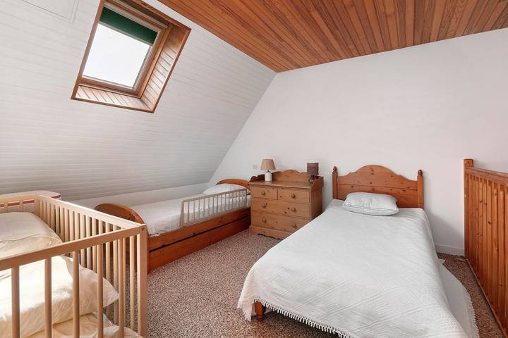 Entire apartment, Bright Central Apartment for 4 with Balcony and Wi-Fi in Pornichet, Côte d'Amour
