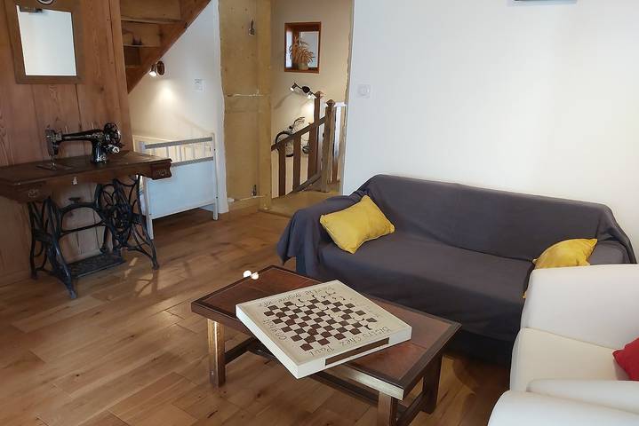 Gîte pour 6 personnes, avec terrasse à Montrottier - 4