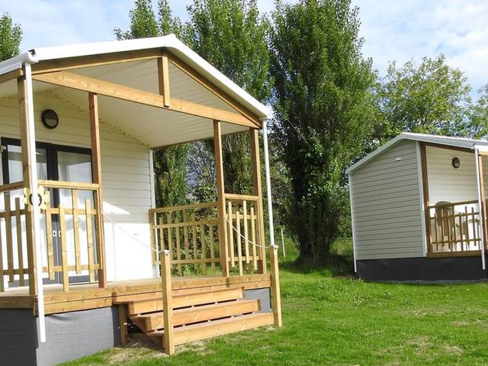 Camping pour 4 personnes, avec Terrasse et Piscine