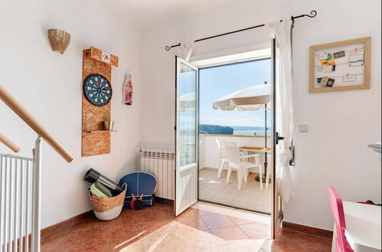 Apartamento inteiro, Apartment Praia Arrifana with Balcony and Sea View in Arrifana, Aljezur