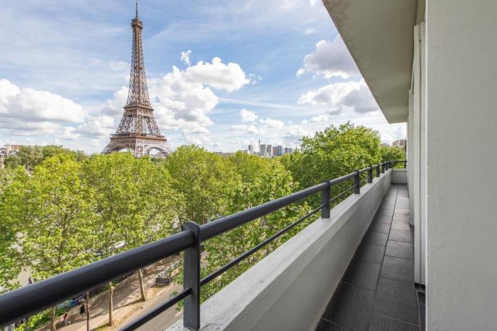 Ferienwohnung für 6 Personen, mit Balkon und Ausblick am Eiffelturm