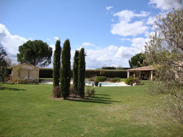 Location de vacances pour 2 personnes, avec jardin et piscine à La Tour-d'Aigues - 3