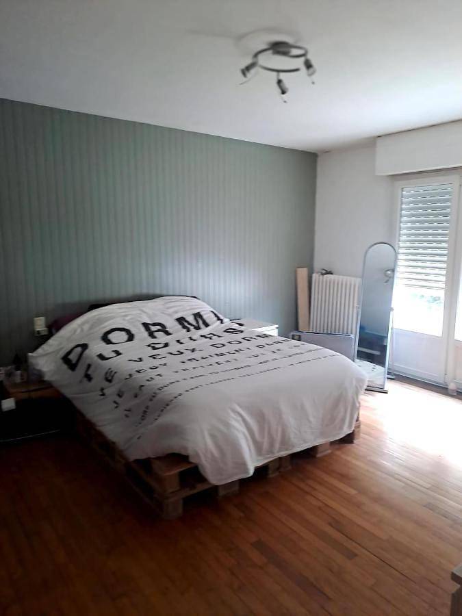 Gîte pour 8 personnes, avec jardin et terrasse, animaux acceptés à Lanvaudan