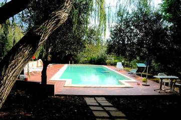 Gîte pour 10 personnes, avec vue ainsi que jardin et piscine à Giove
