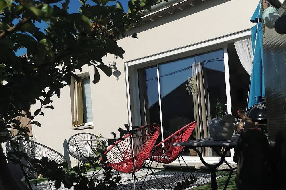 New single-storey house in village center in Bédoin, Parc naturel régional du Mont-Ventoux