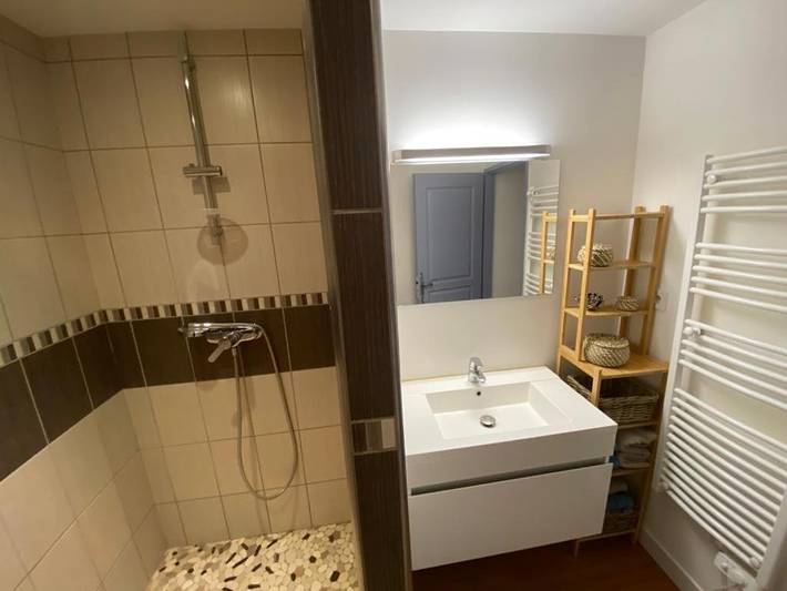 Location de vacances pour 4 personnes, avec terrasse et vue à Bèze (homonymie) - 3