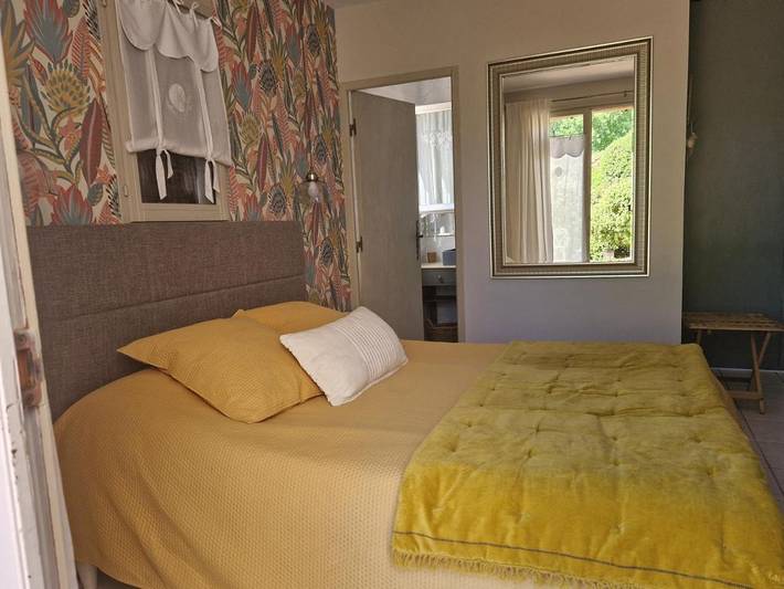 Maison d’hôte pour 2 personnes, avec piscine ainsi que vue et jardin