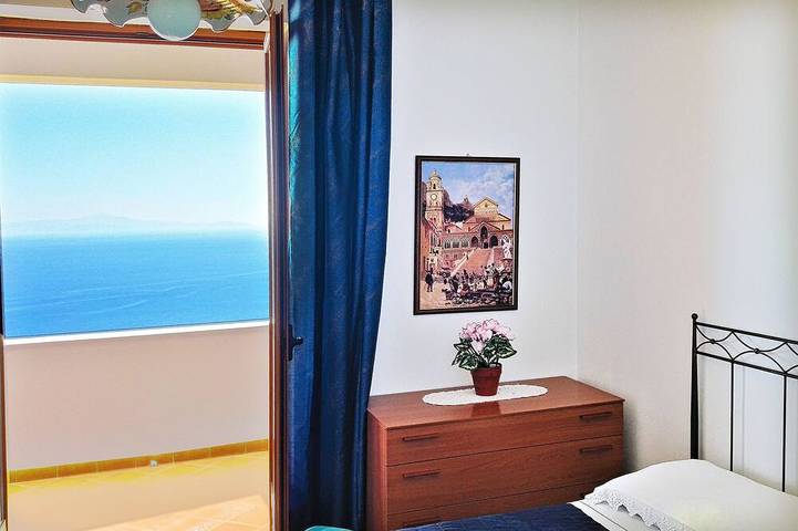 Haus in einer Villa in Amalfi mit herrlichem Meerblick, Parkplatz in der Nähe. in Amalfi, Sorrento Coast