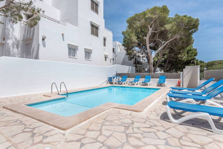 Geheel appartement, Appartement met airconditioning, zwembad, wifi, balkon en dicht bij het strand in Cala Serena, Felanitx