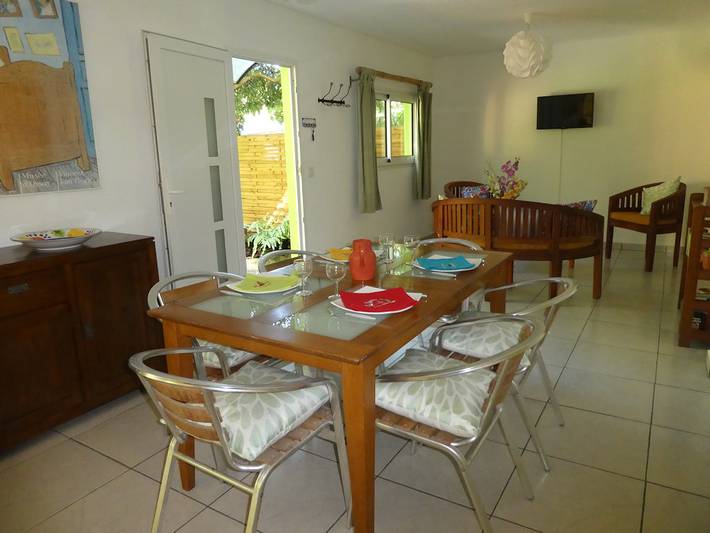 Gîte pour 4 personnes, avec terrasse dans Piton de la Fournaise - 2