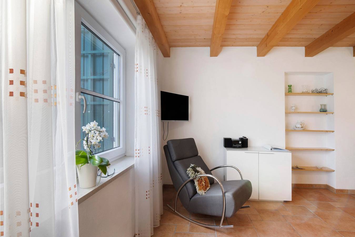 Entire apartment, Apartment 'Birkethof - Fernblick' with Mountain View, Private Terrace and Wi-Fi in Grimoldsried, Mickhausen
