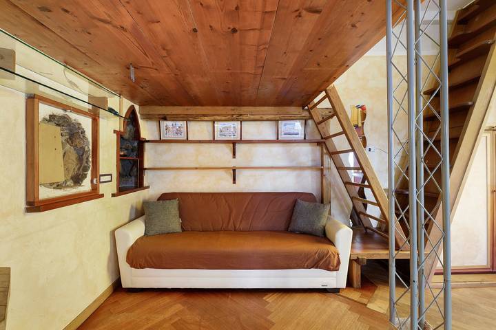 Entire studio, Romantic Studio 2 – Romantic Loft Near the City Center in Rome, Rome Province