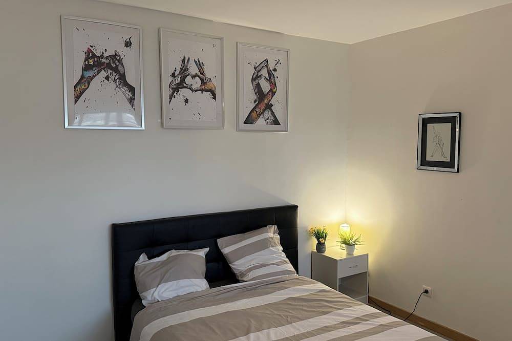 Entire apartment, The kush in Évry-Courcouronnes, Essonne