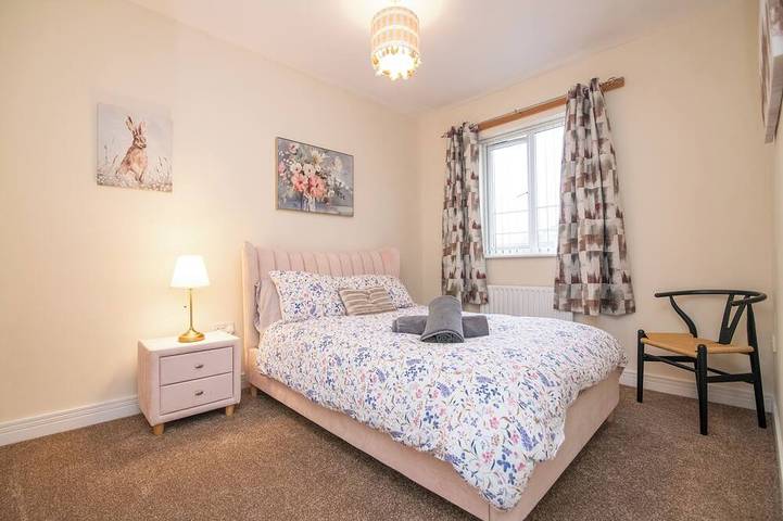 Newly refurbed 5 bed house with Free Parking n Dryer in Birmingham, Birmingham Area