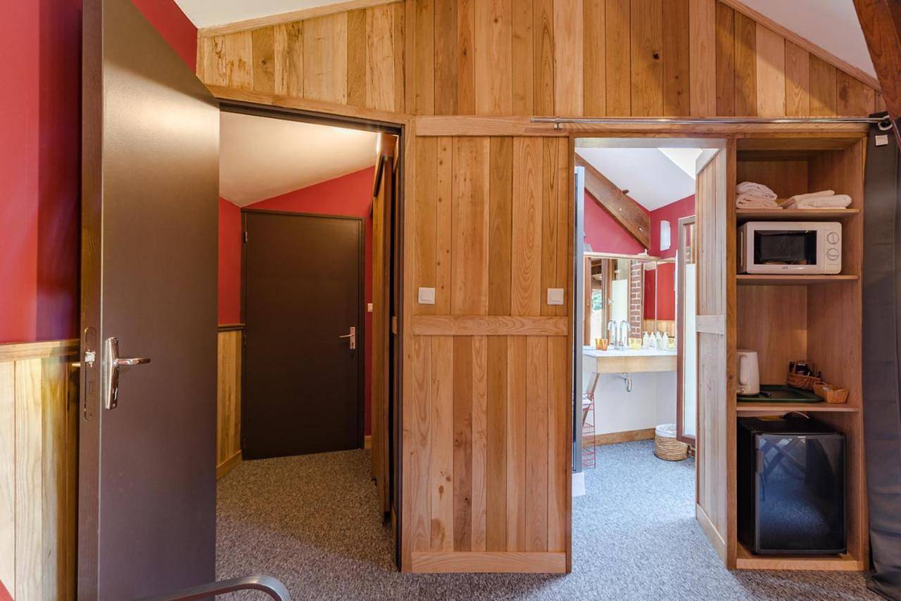 Deluxe Double Room with Shower in Saint-Priest-sous-Aixe, Région de Limoges
