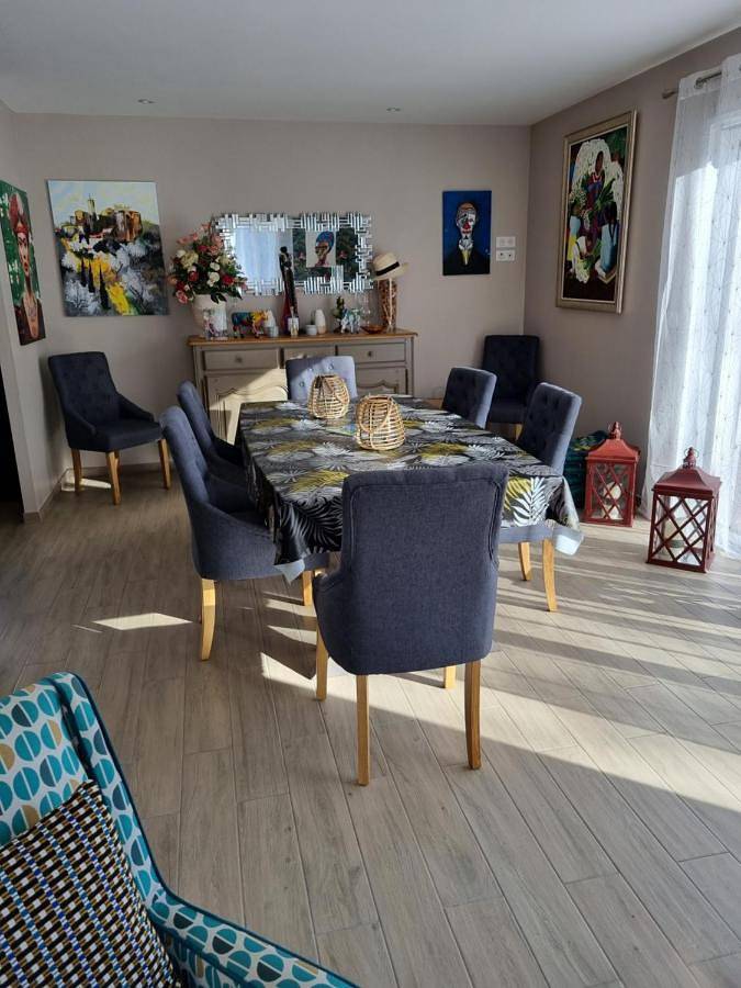 Location de vacances pour 6 personnes, avec jardin ainsi que piscine et vue à Sainte-Foy-de-Longas - 2