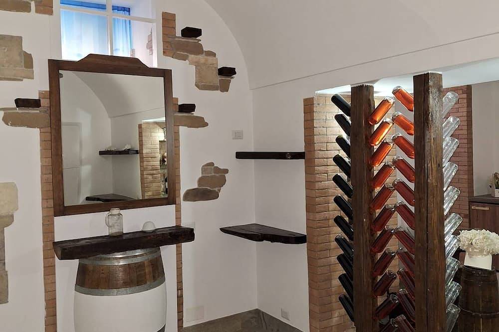 Entire apartment, The Alba & Tramonto cellar in Pimonte, Monti Lattari