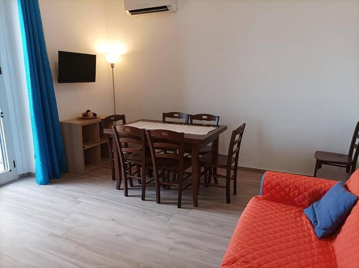Ferienwohnung für 8 Personen, mit Balkon und Ausblick in Marina di Camerota - 4