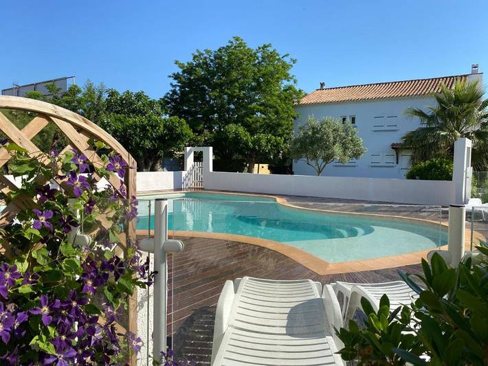 Apartamento de vacaciones para 2 personas, con piscina además de vistas y jardín - 1