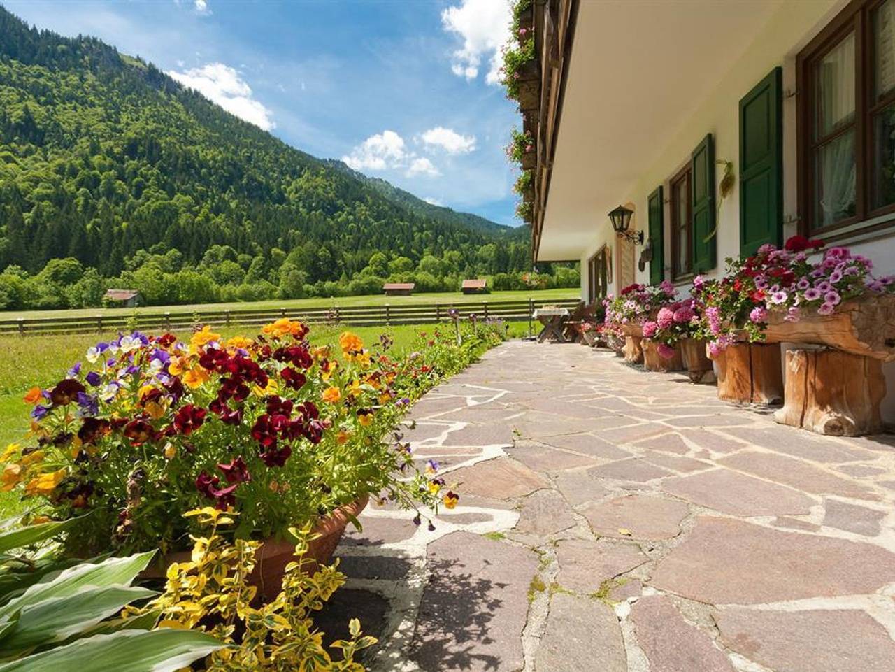 Ganze Ferienwohnung, Zoberhof - Appartement Nr. 2 - Almröserl in Oberammergau, Bayerische Alpen