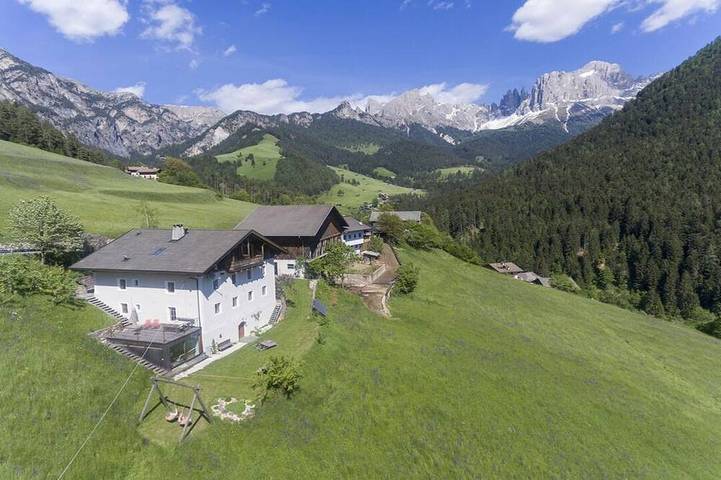 Ferienwohnung für 4 Personen, mit Terrasse und Garten sowie Sauna in Tiers