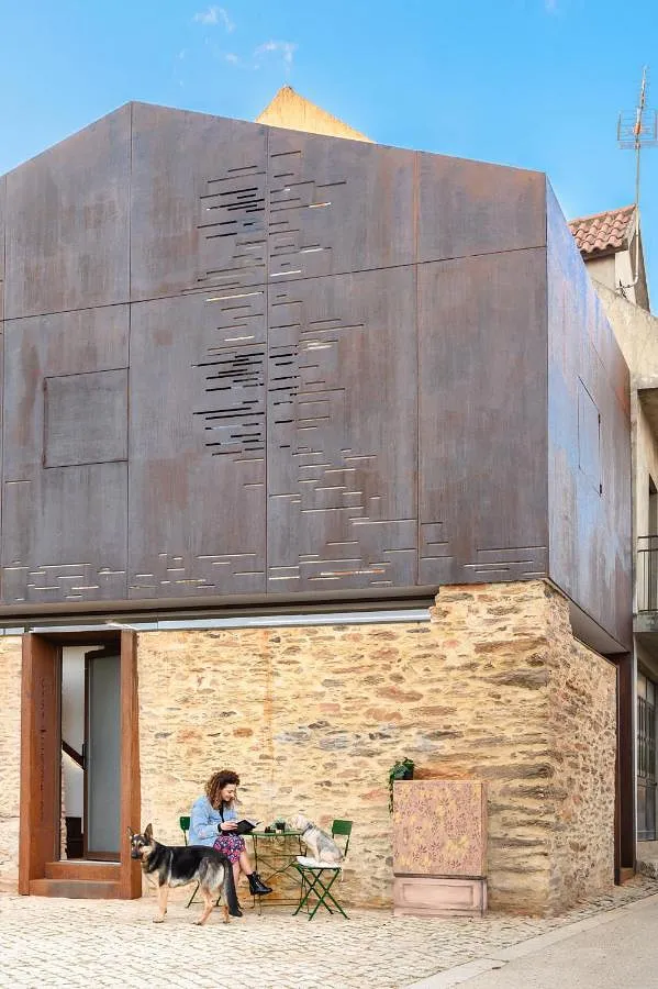 Two-Bedroom House in Distrito de Bragança