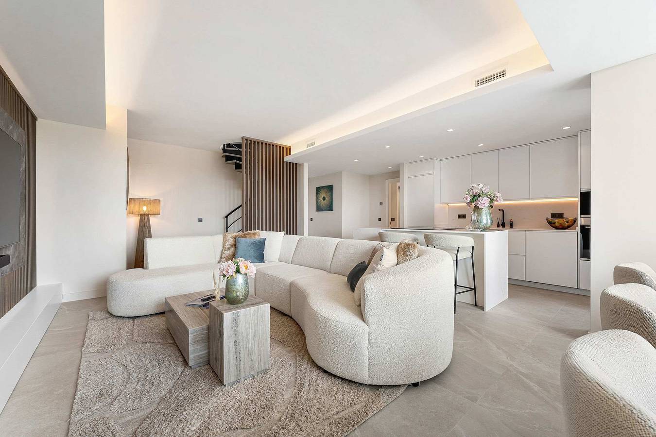 Entire apartment, Penthouse Lira I Modern Luxurious Plunge Pool  in Puerto Banús, Marbella