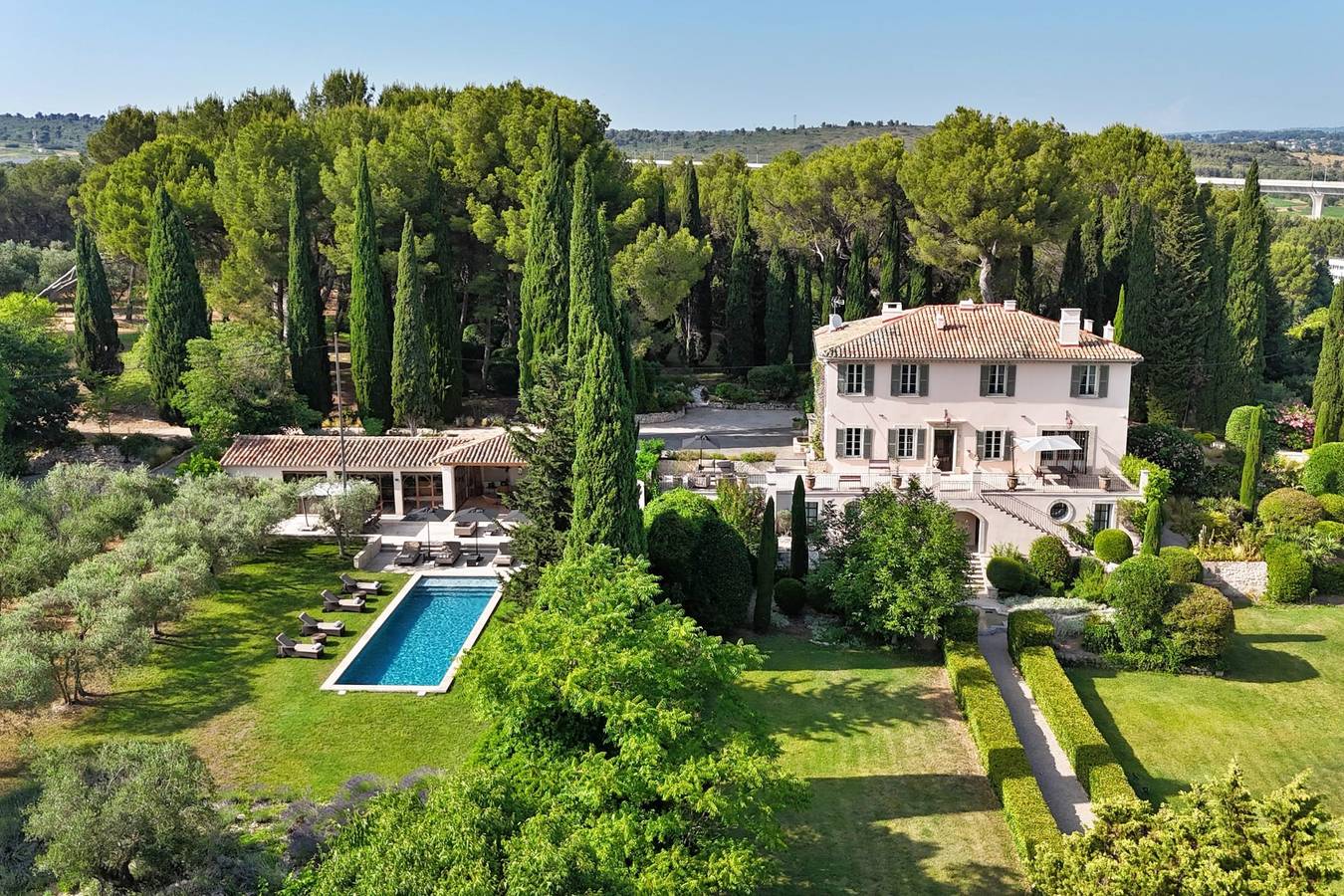 La Rose Comtesse – Christmas Magic in Provence in Ventabren, Region de Aix-en-Provence