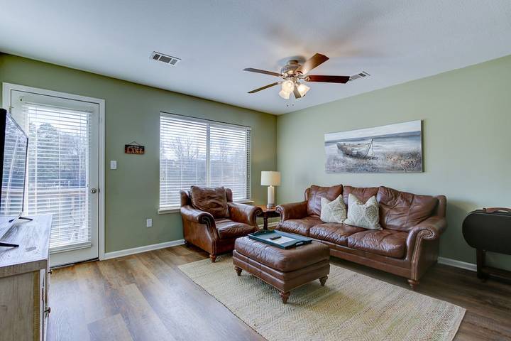 Vacation rental for 4 people, with yard and balcony, with pets in Hot Springs