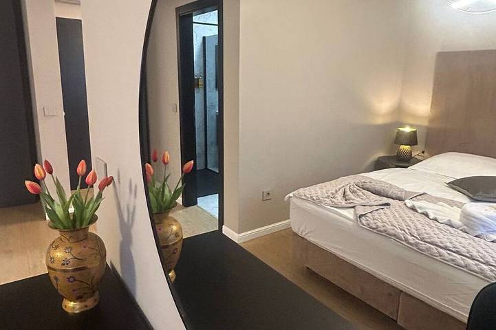 Deluxe Suite with Private Outdoor Jacuzzi & Terrace in Smoljanac, Plitvicer Seen