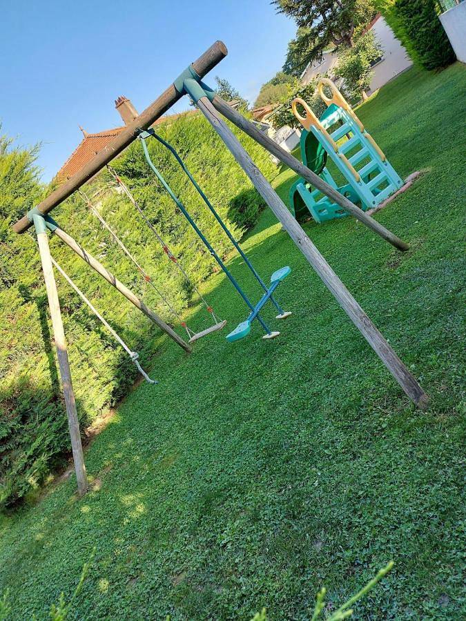 Gîte pour 4 personnes, avec piscine ainsi que jardin et vue à Saint-Maurice-l'Exil - 2