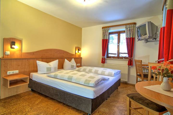 Pension pour 2 personnes, avec terrasse et jardin, adapté aux familles à Berchtesgaden - 4