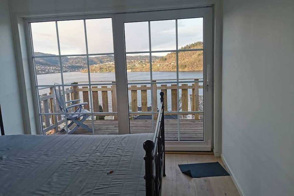 Entire apartment, Fjordview with Balcony Top Floor Apartment in Bergen, Vestland