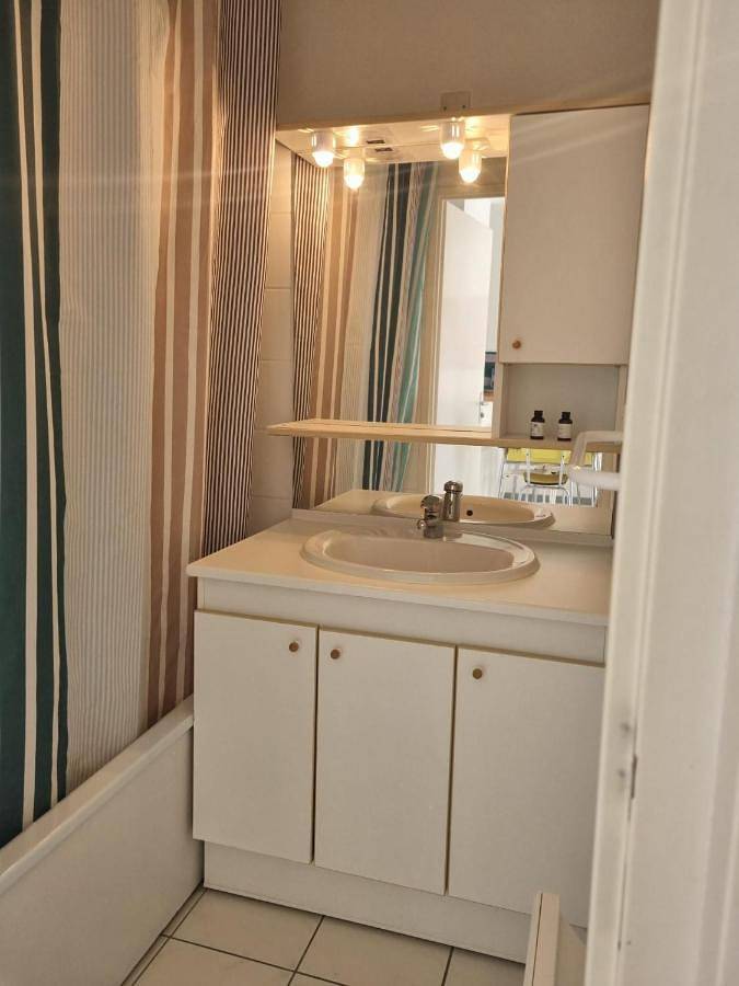 Gîte pour 4 personnes, avec terrasse et piscine dans Golf De La Nivelle - 4