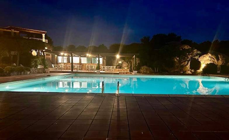 Ferienwohnung für 4 Personen, mit Pool und Garten sowie Ausblick - 1