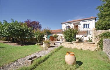 Gîte pour 6 personnes, avec jardin et terrasse à Caromb