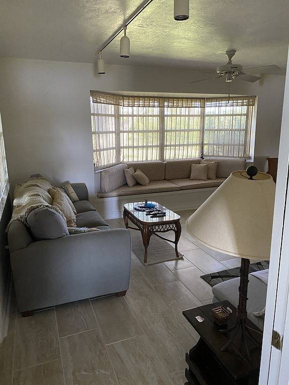 Beautiful home on a 3 acre lake with security in Clewiston, Lake Okeechobee