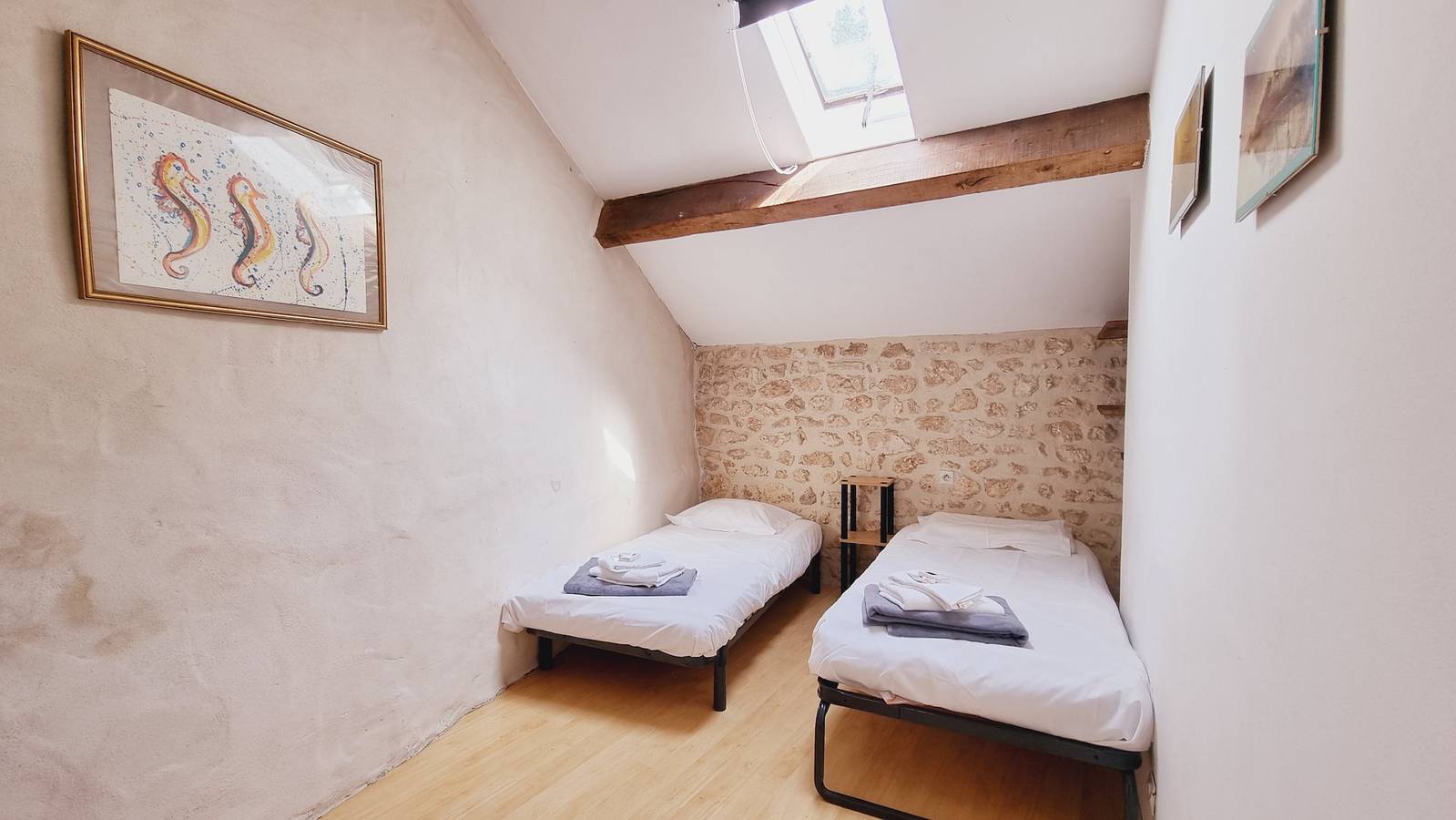Gîte pour 4 personnes avec piscine in Saint-Just-Luzac, Côte de Beauté