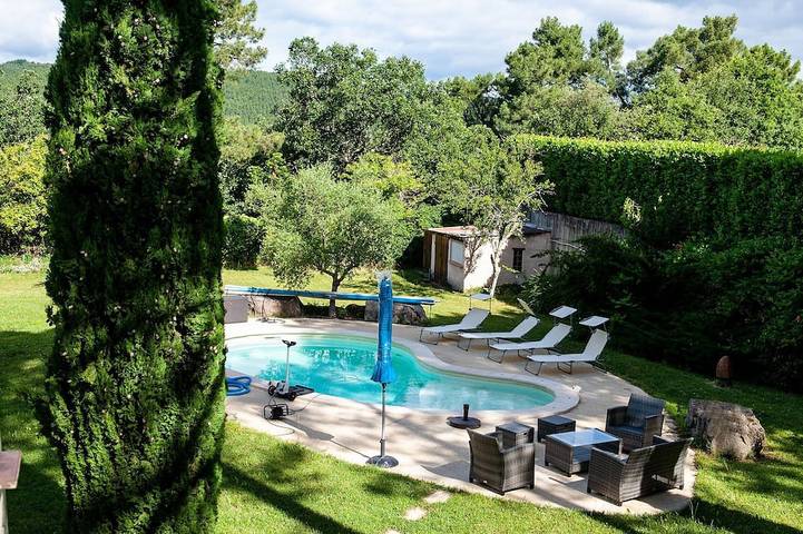 Maison de vacances pour 13 personnes, avec jardin, animaux acceptés à Aubenas