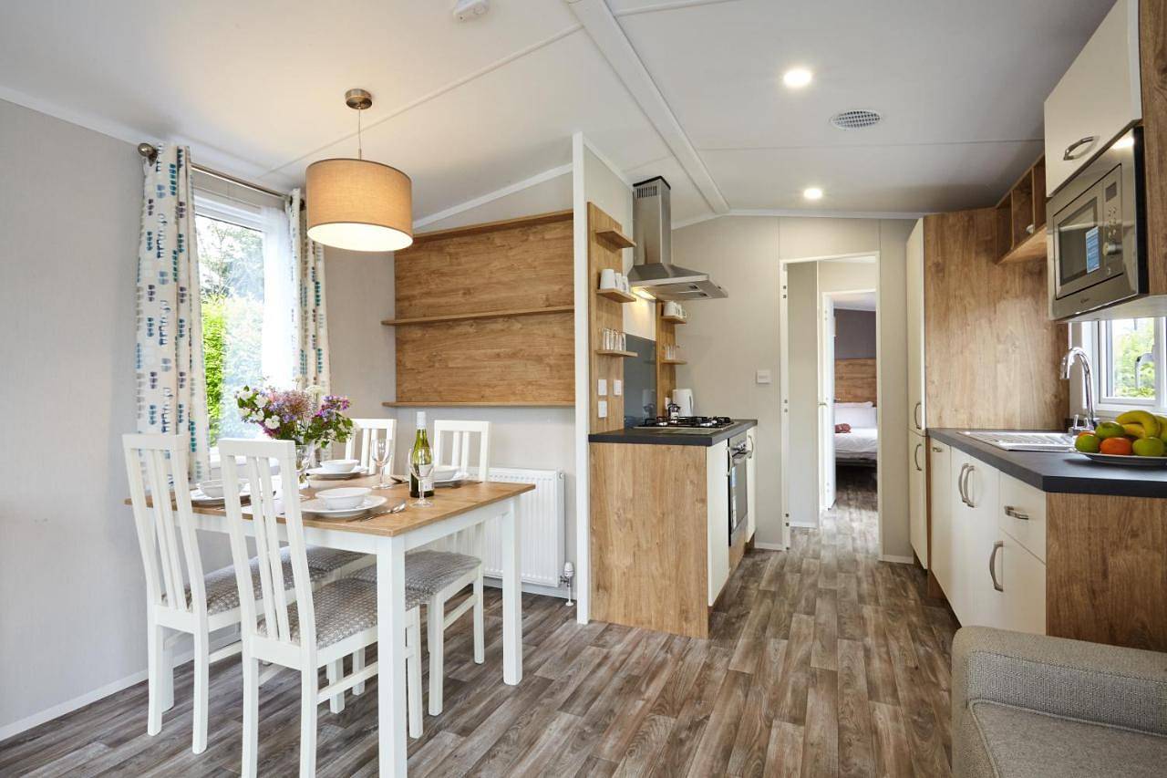 Superior Ensuite Pod Wood Fired Hot Tub Pet Friendly in Crieff, Perthshire