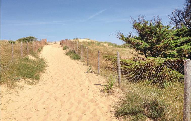 Appartement confortable au bord de la mer avec parking et WiFi in L'Aiguillon-la-Presqu'île, Vendée