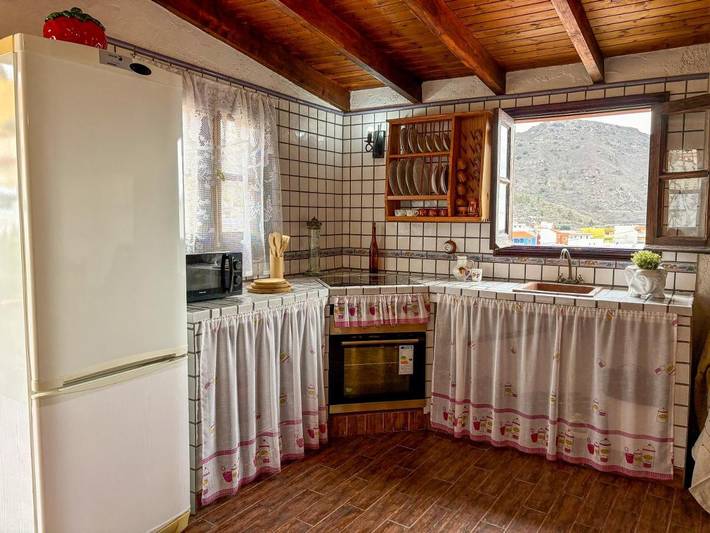 Gîte pour 4 personnes, avec vue et jardin dans Tamaimo - 4