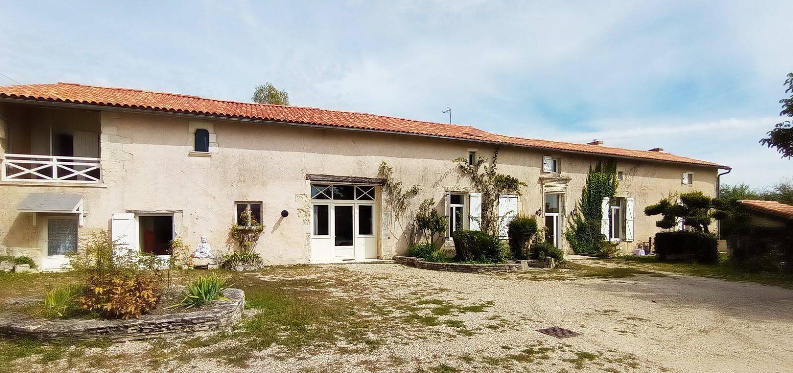 Chambre A avec piscine partagée, Wi-Fi et climatisation in Ribérac, Périgord Vert