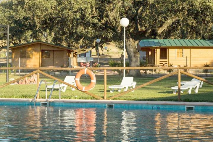 Camping für 4 Personen, mit Whirlpool und Terrasse sowie Garten und Kinderpool in Kastilien-La Mancha
