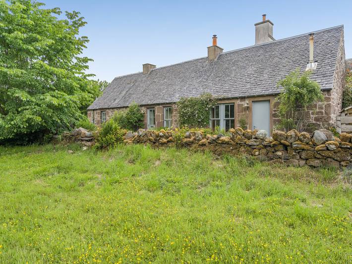 Holiday home for 4 people, with garden, with pets in Perthshire