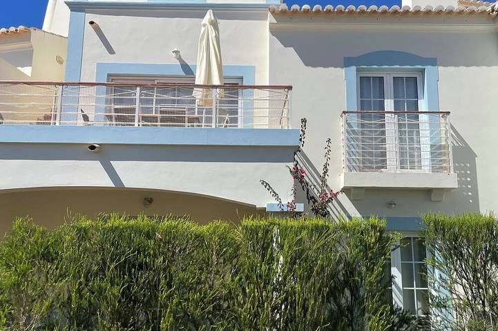 Ferienhaus für 4 Personen, mit Garten und Pool sowie Balkon - 1